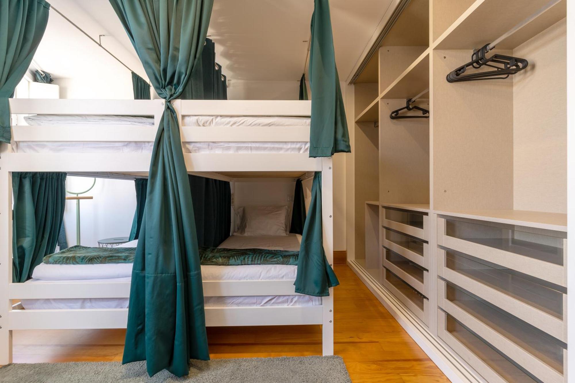 Cozy Nest Hostel OOporto Esterno foto