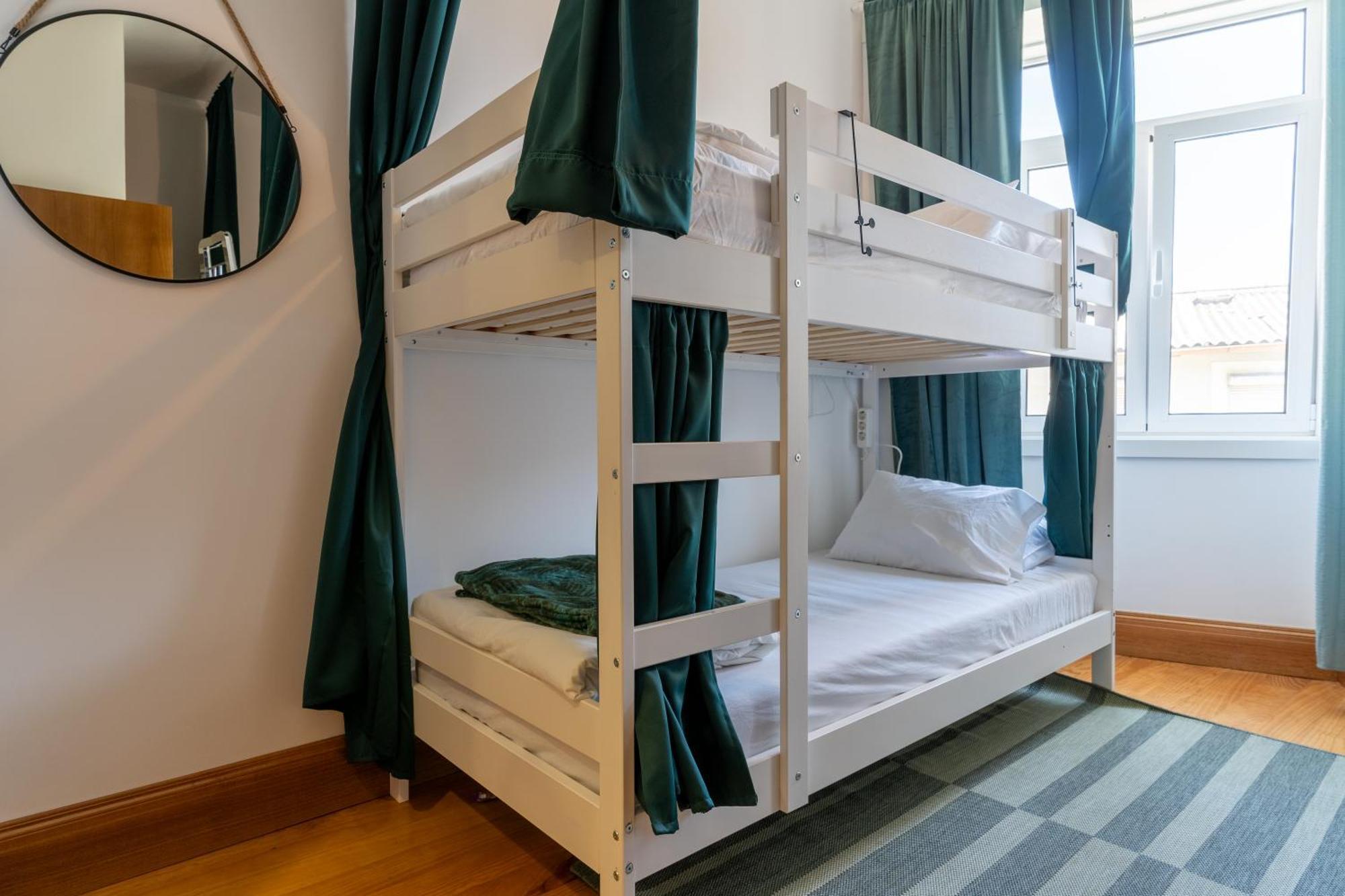 Cozy Nest Hostel OOporto Esterno foto