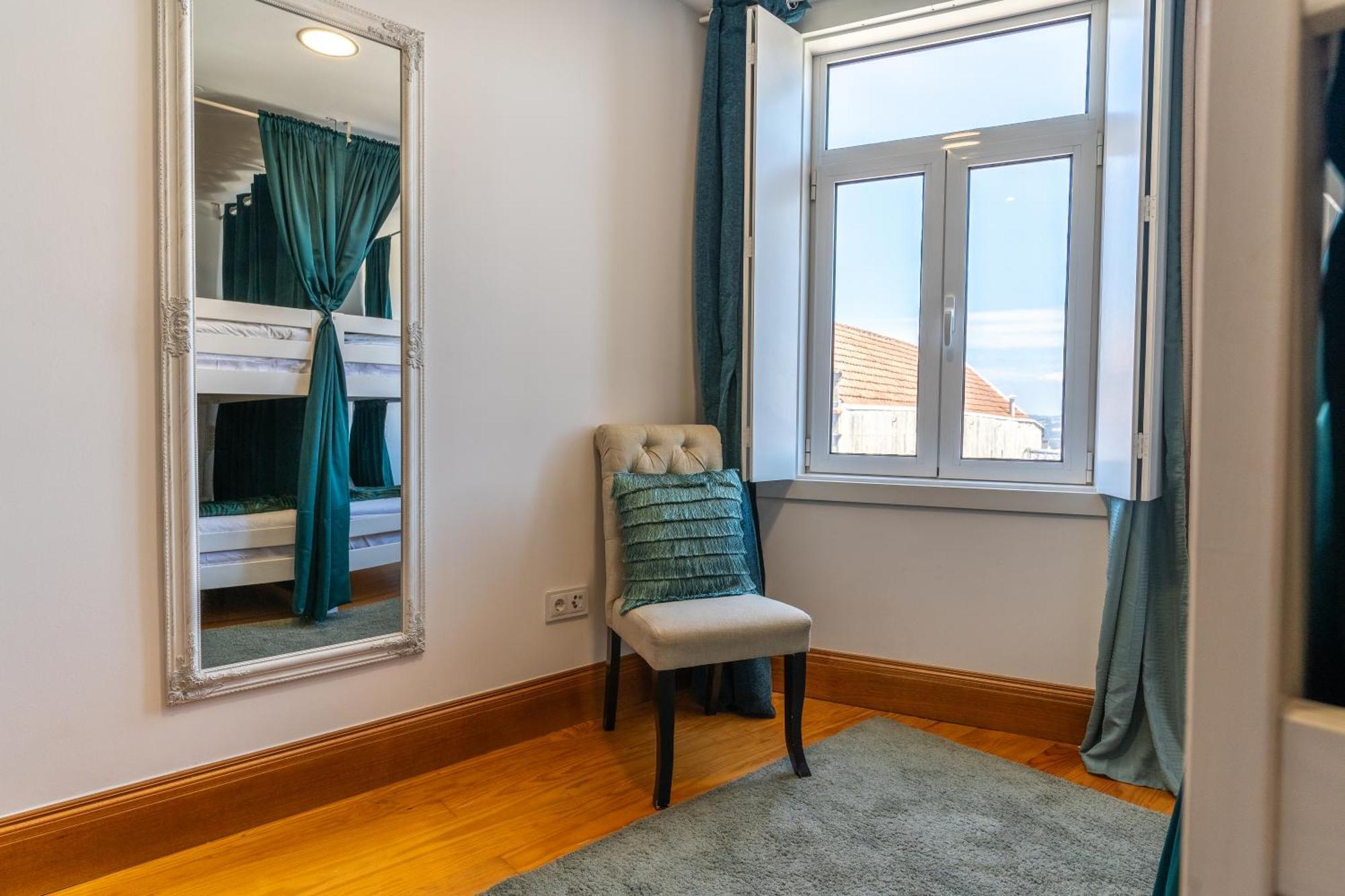 Cozy Nest Hostel OOporto Esterno foto
