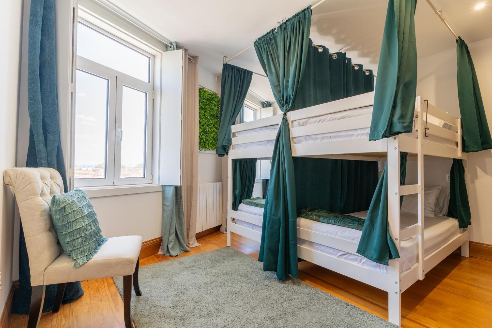 Cozy Nest Hostel OOporto Esterno foto