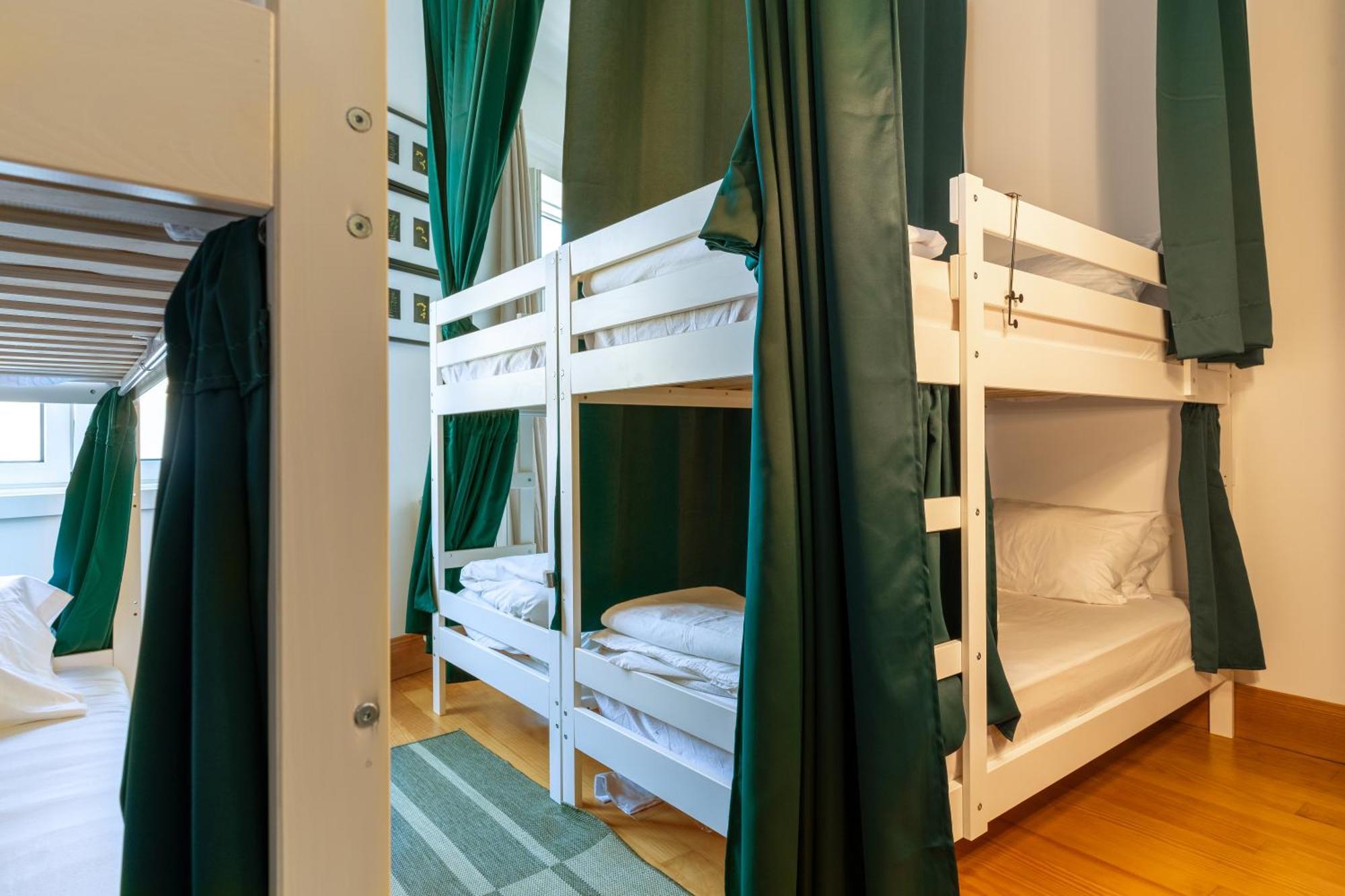 Cozy Nest Hostel OOporto Esterno foto