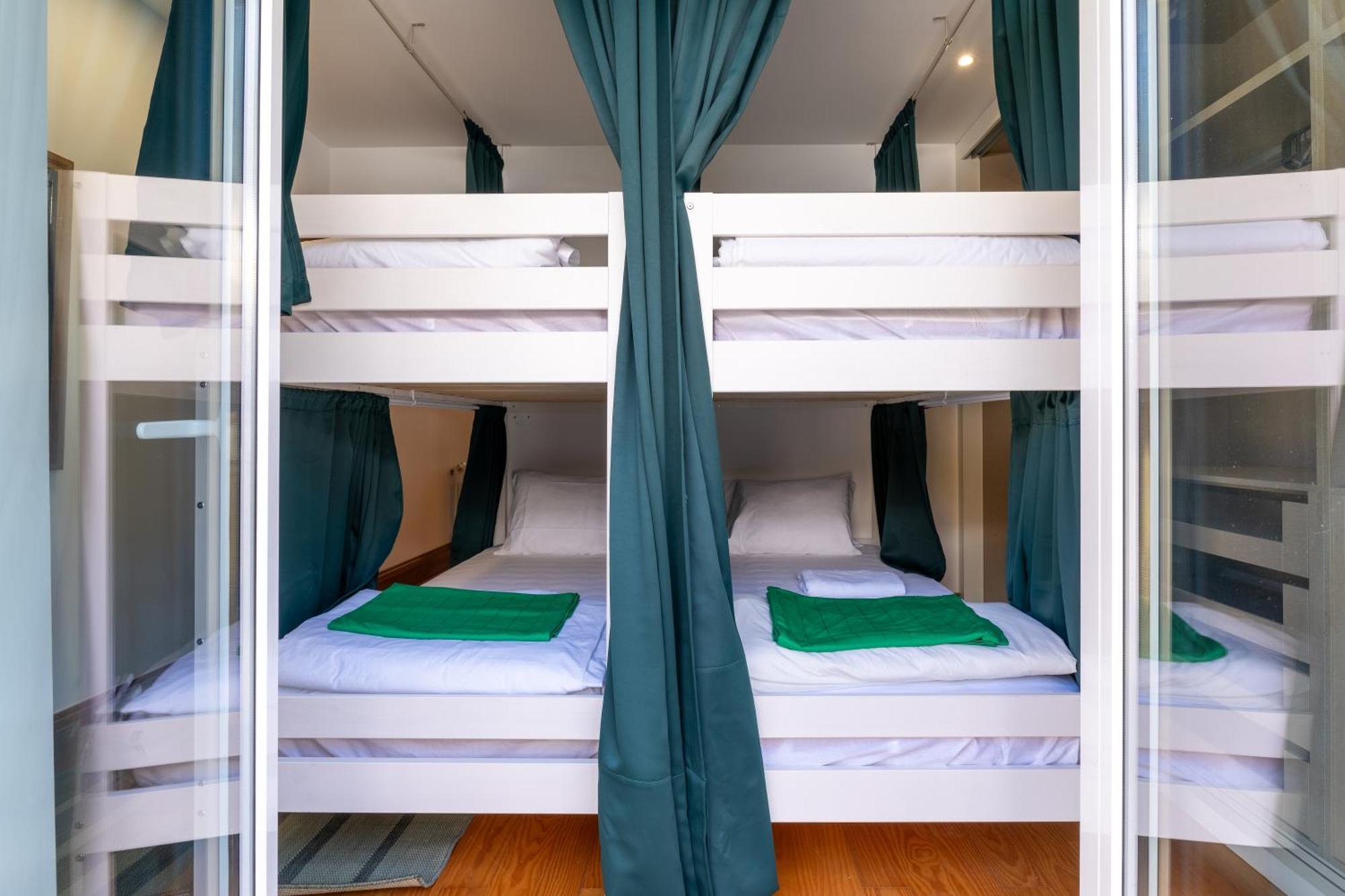 Cozy Nest Hostel OOporto Esterno foto