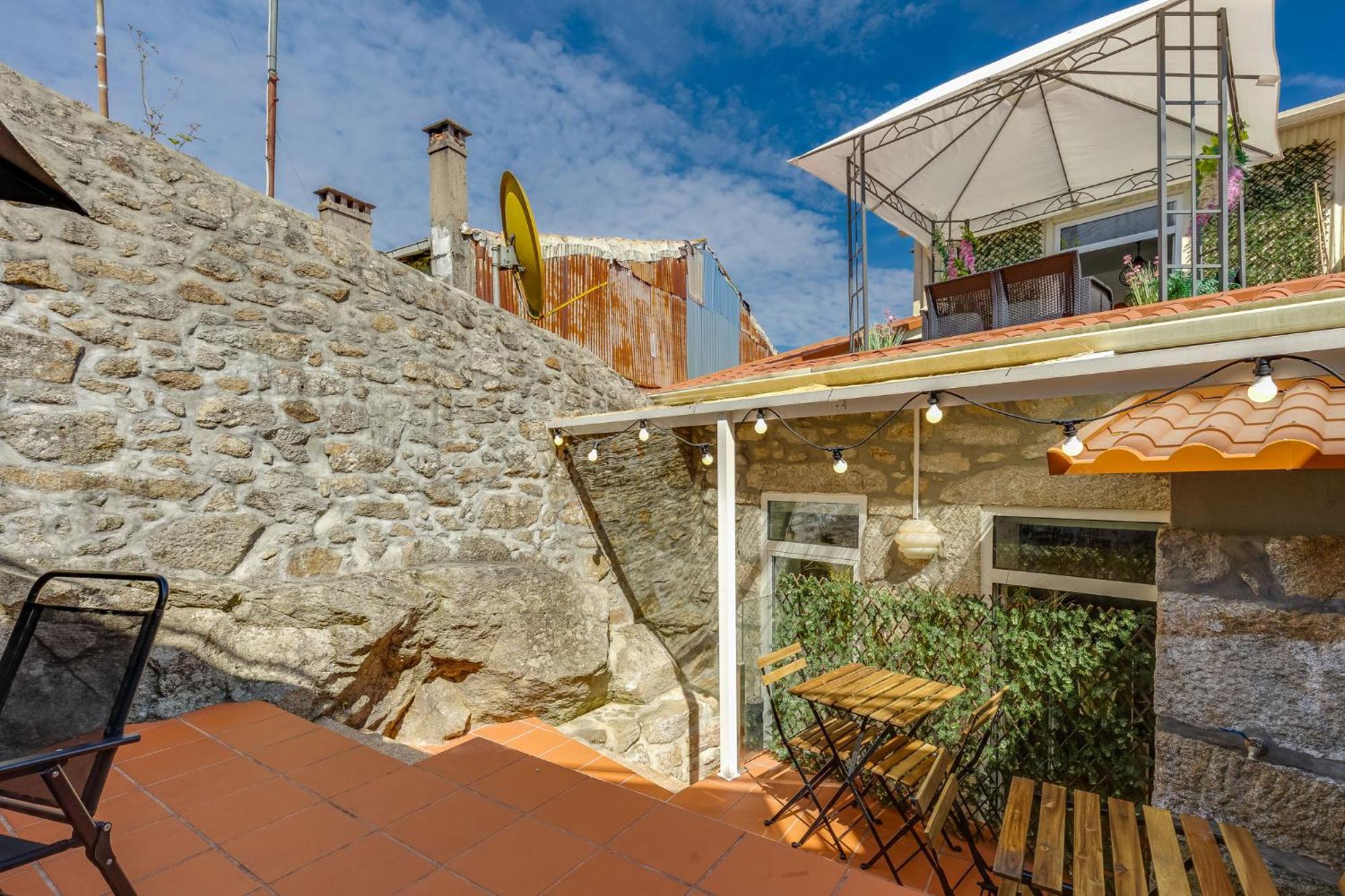 Cozy Nest Hostel OOporto Esterno foto