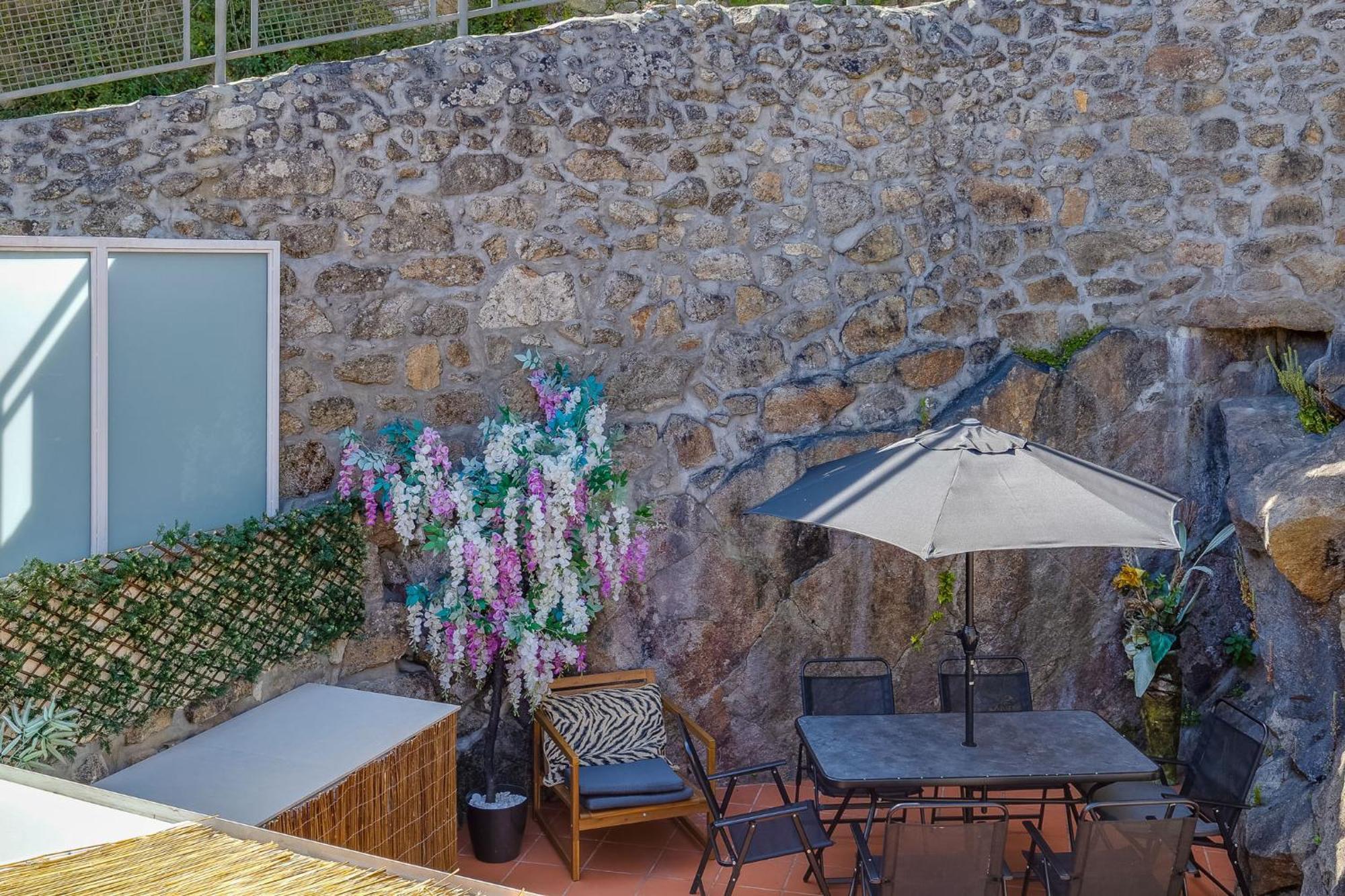 Cozy Nest Hostel OOporto Esterno foto