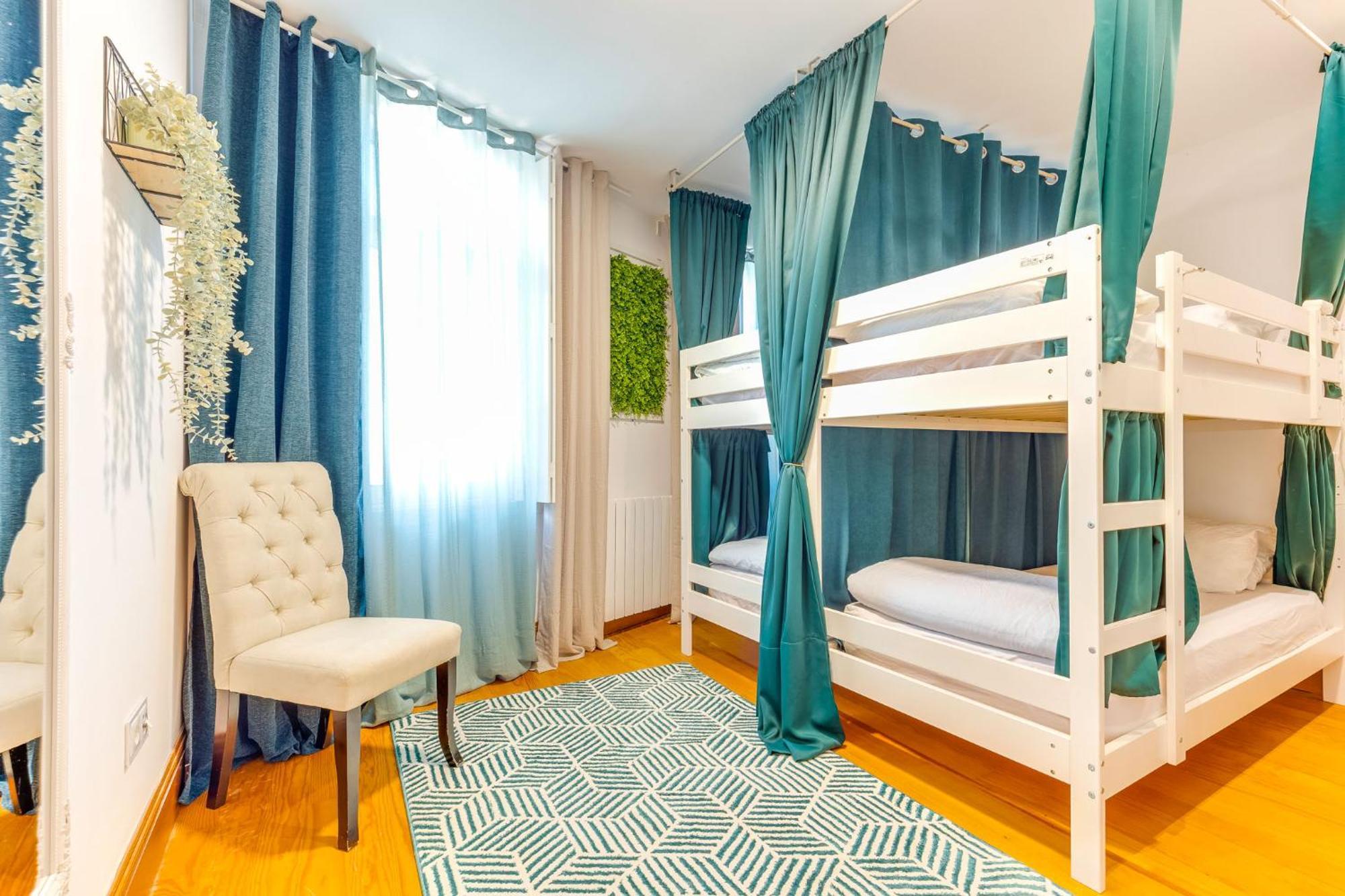Cozy Nest Hostel OOporto Esterno foto
