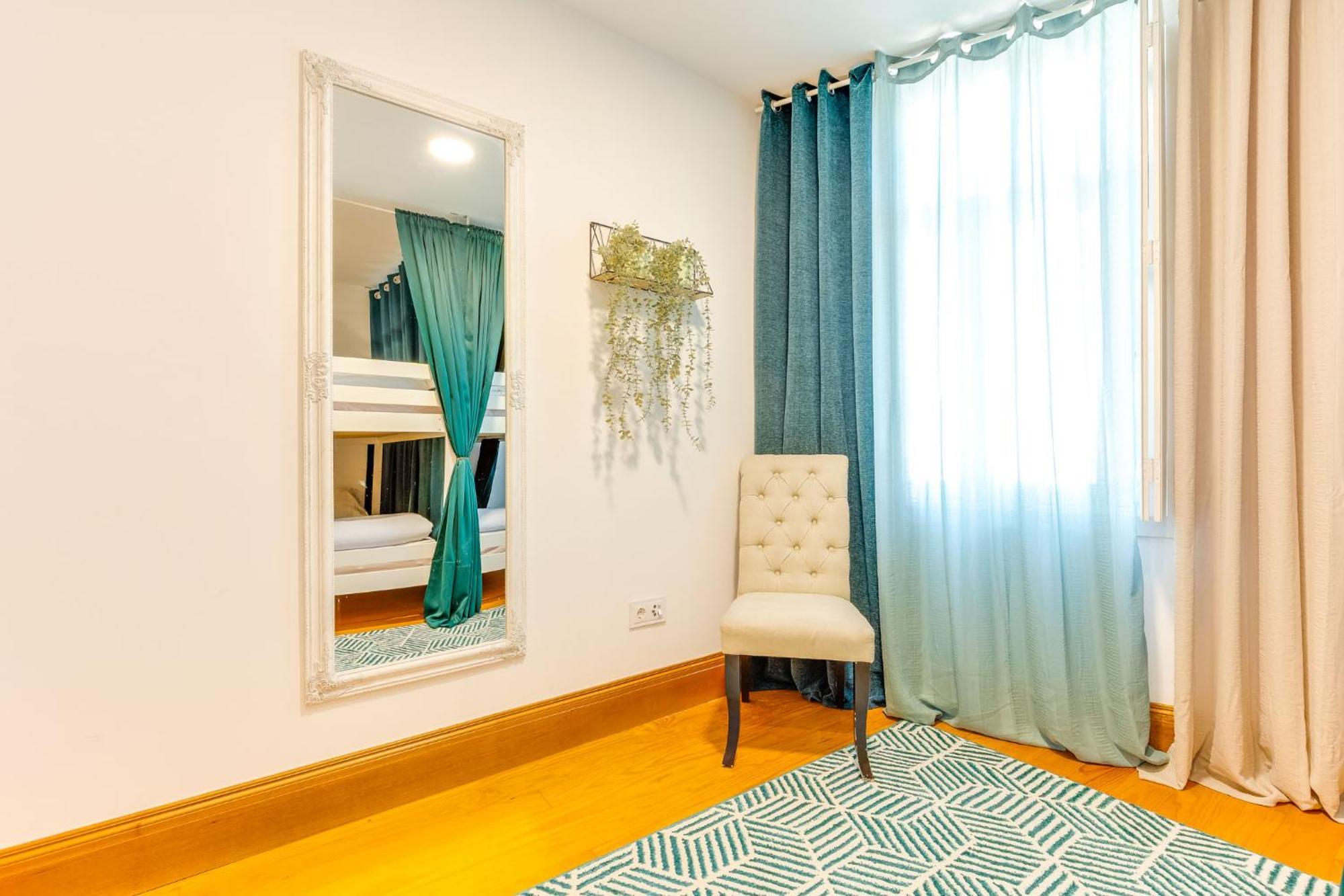 Cozy Nest Hostel OOporto Esterno foto