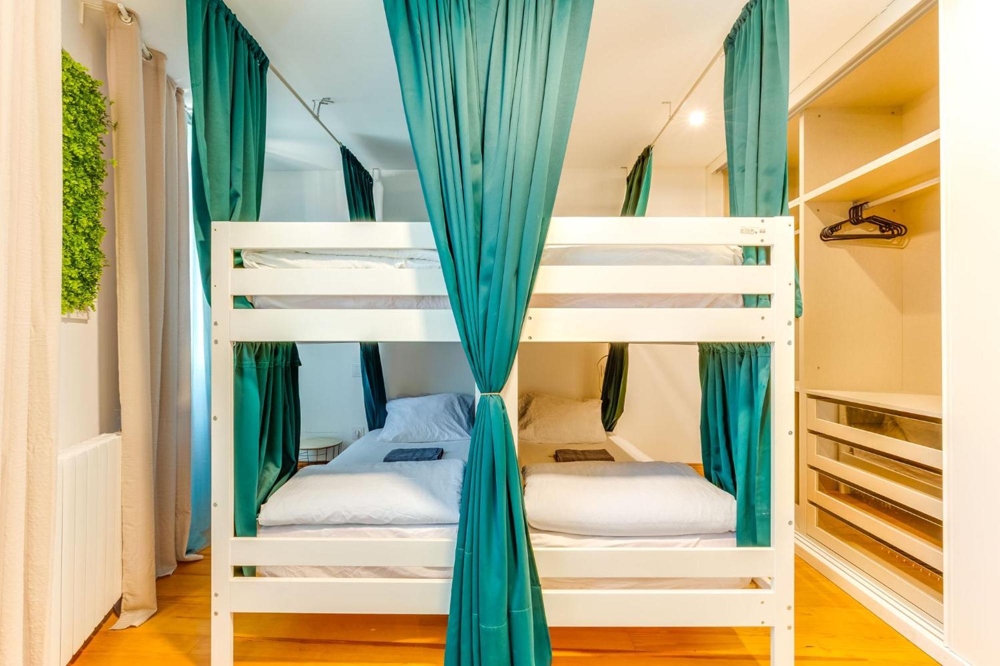 Cozy Nest Hostel OOporto Esterno foto