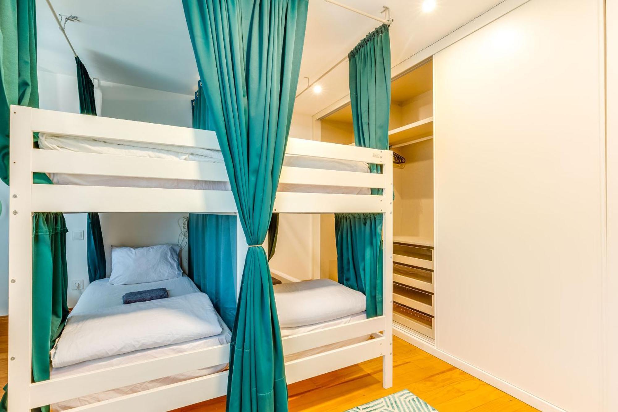 Cozy Nest Hostel OOporto Esterno foto
