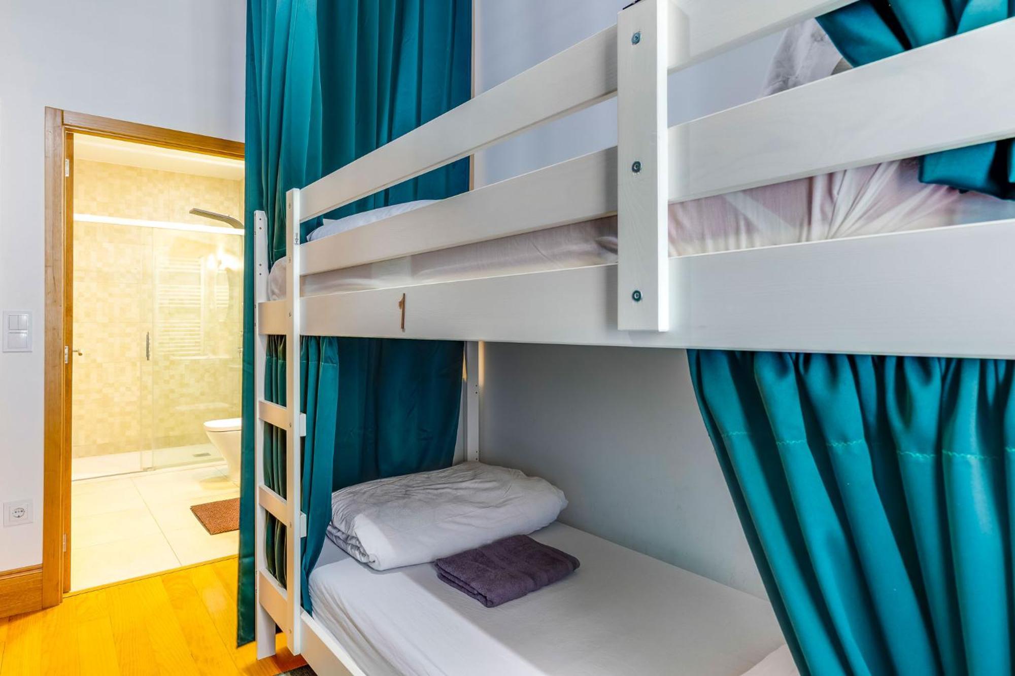 Cozy Nest Hostel OOporto Esterno foto
